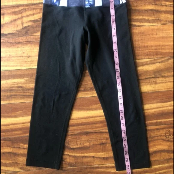 Lululemon Cropped Leggings - Picture 8 of 9